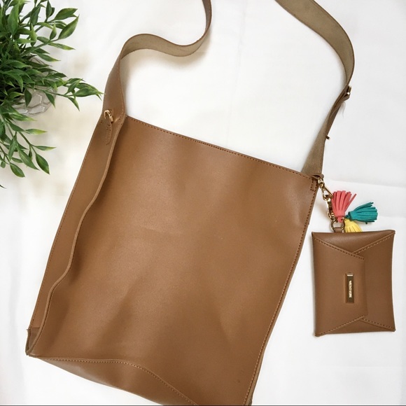 minimalist leather bag